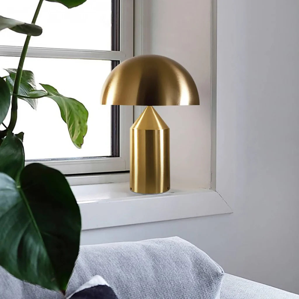 Lampada da tavolo moderna in metallo Atollo1.webp__PID:34b4d7e5-be1d-4aca-9e60-9f7e4050049b