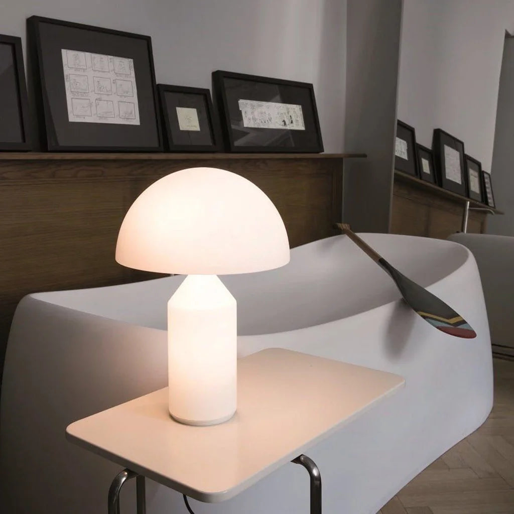 Lampada da Tavolo Moderna in Metallo Atollo10.webp__PID:e5be1dda-cade-409f-be40-50049bc410d1