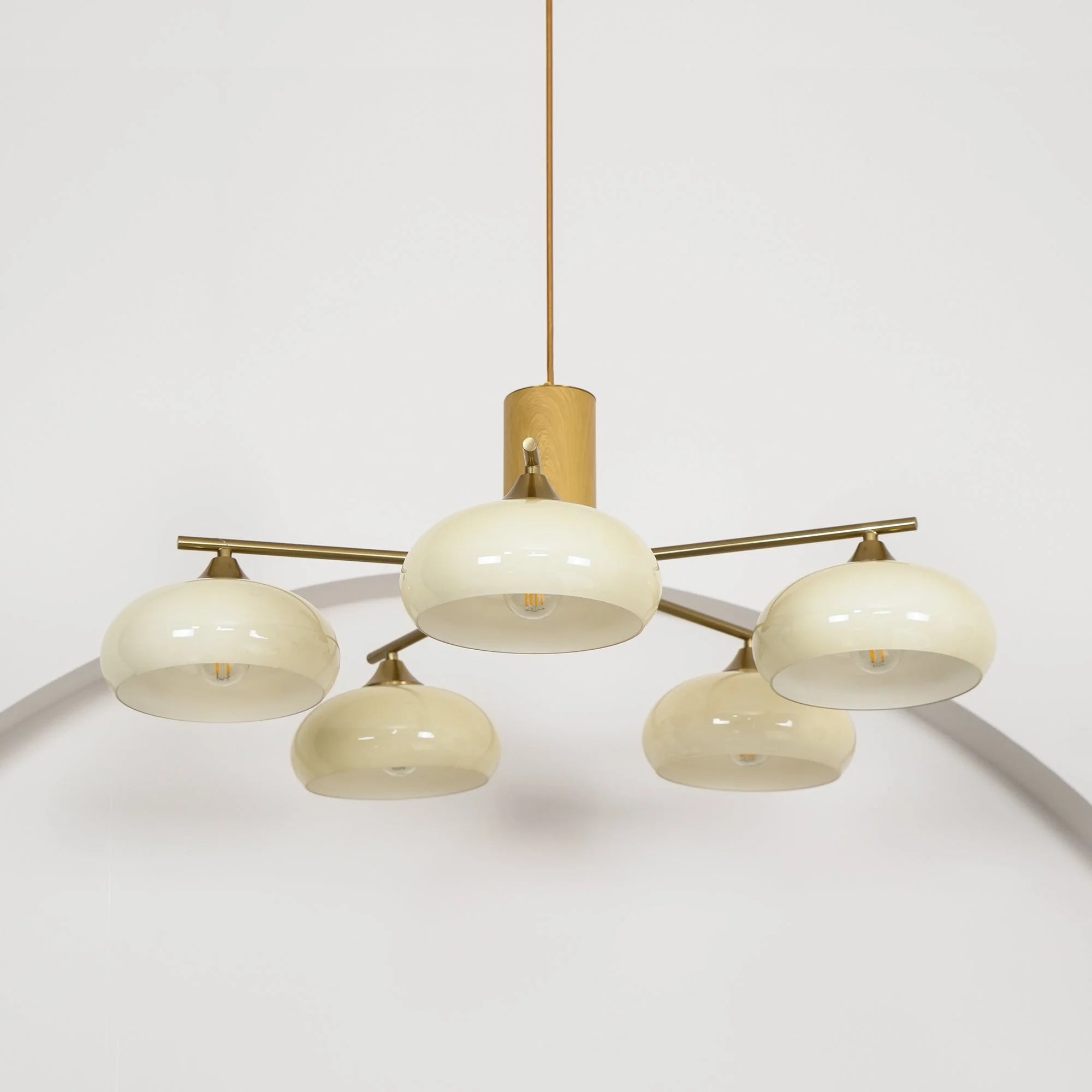 Lampadario in vetro lattimo Clio Bauhaus-10.webp__PID:ee525b66-bb5a-465d-a204-ac3d70686f81
