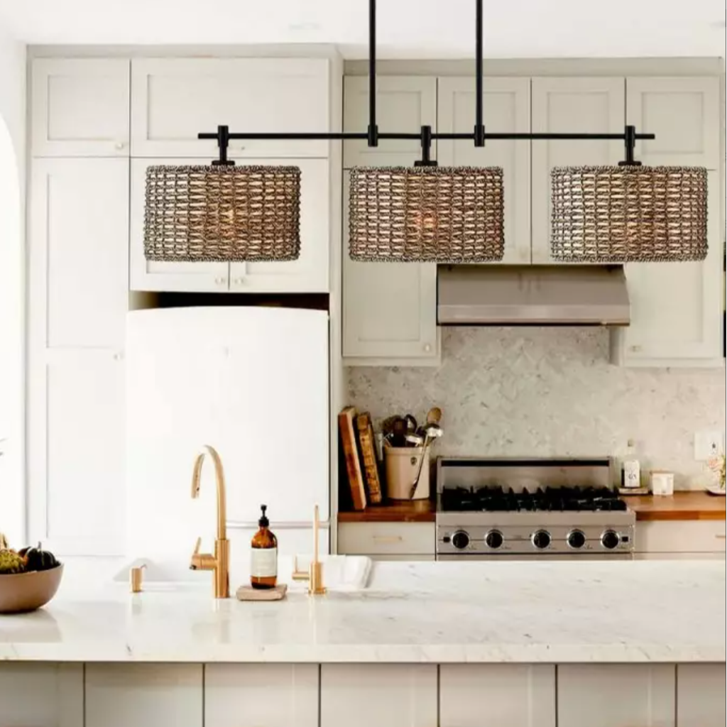 Sienna Woven Rattan 3 Light Farmhouse Pendelleuchte scene5.webp__PID:ff910add-9cba-458a-8d8d-af33c6a24176