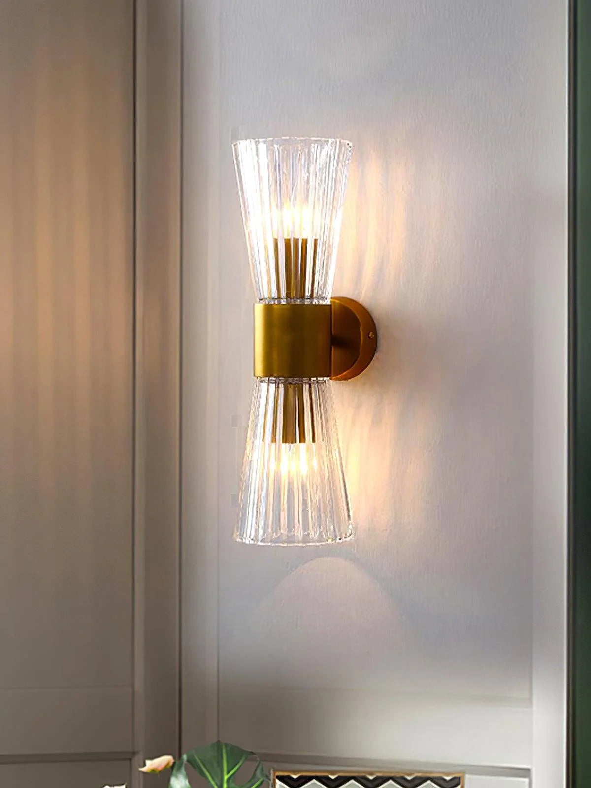 Sirius Crystal Ribbed Double Head Wall Light (16) (1) (1).webp__PID:6707a980-f758-40c0-9873-6d52af8a0b56