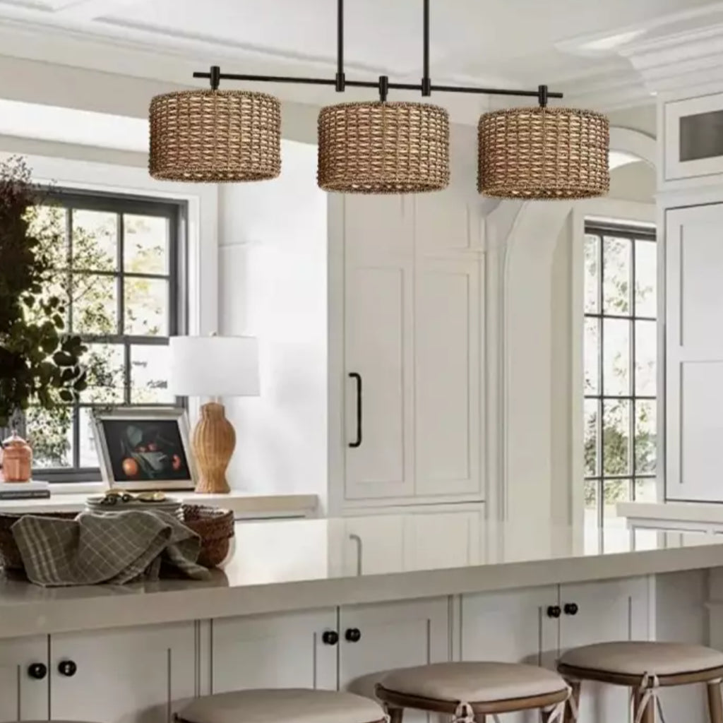 Sienna Woven Rattan 3 Light Farmhouse Pendelleuchte scene4.webp__PID:cec24f8c-05ea-40de-a669-b25a5a3ba478