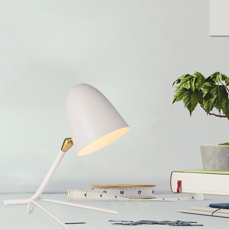 Lampe de table trépied