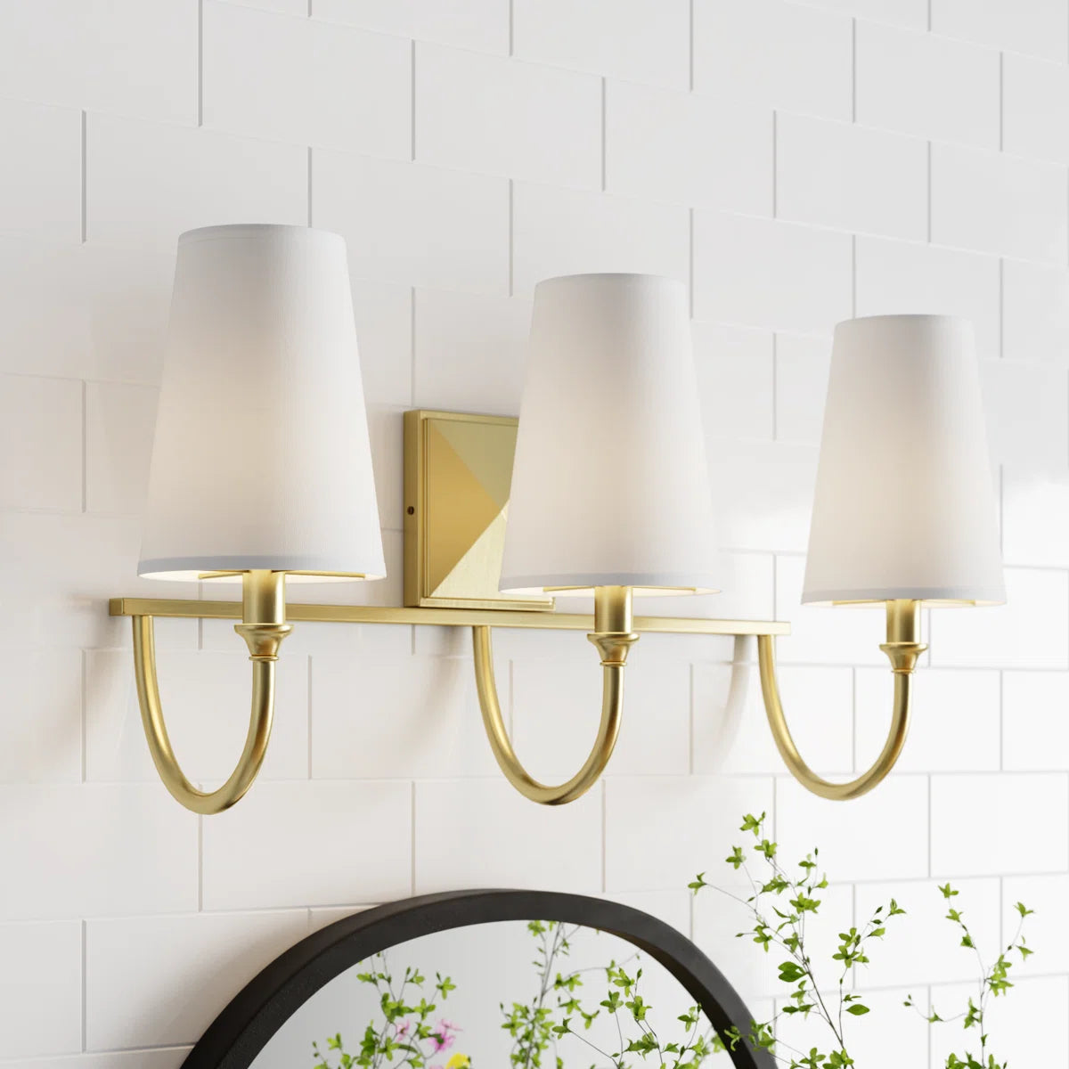 Aurora Modern Farmhouse Lampada da toeletta in tessuto bianco a 3 luci (2).webp__PID:cec41c00-0891-4939-b92e-bd2b745179f7
