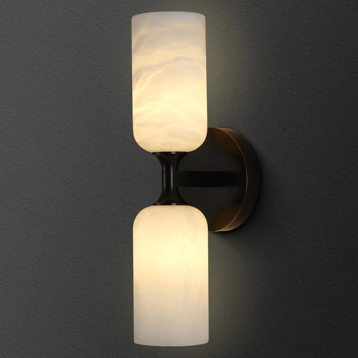 Apate Lampadario Moderno a LED in Tubo di Alabastro (30).webp__PID:326cec61-2fe5-47ab-aff0-e090d03b8cd3