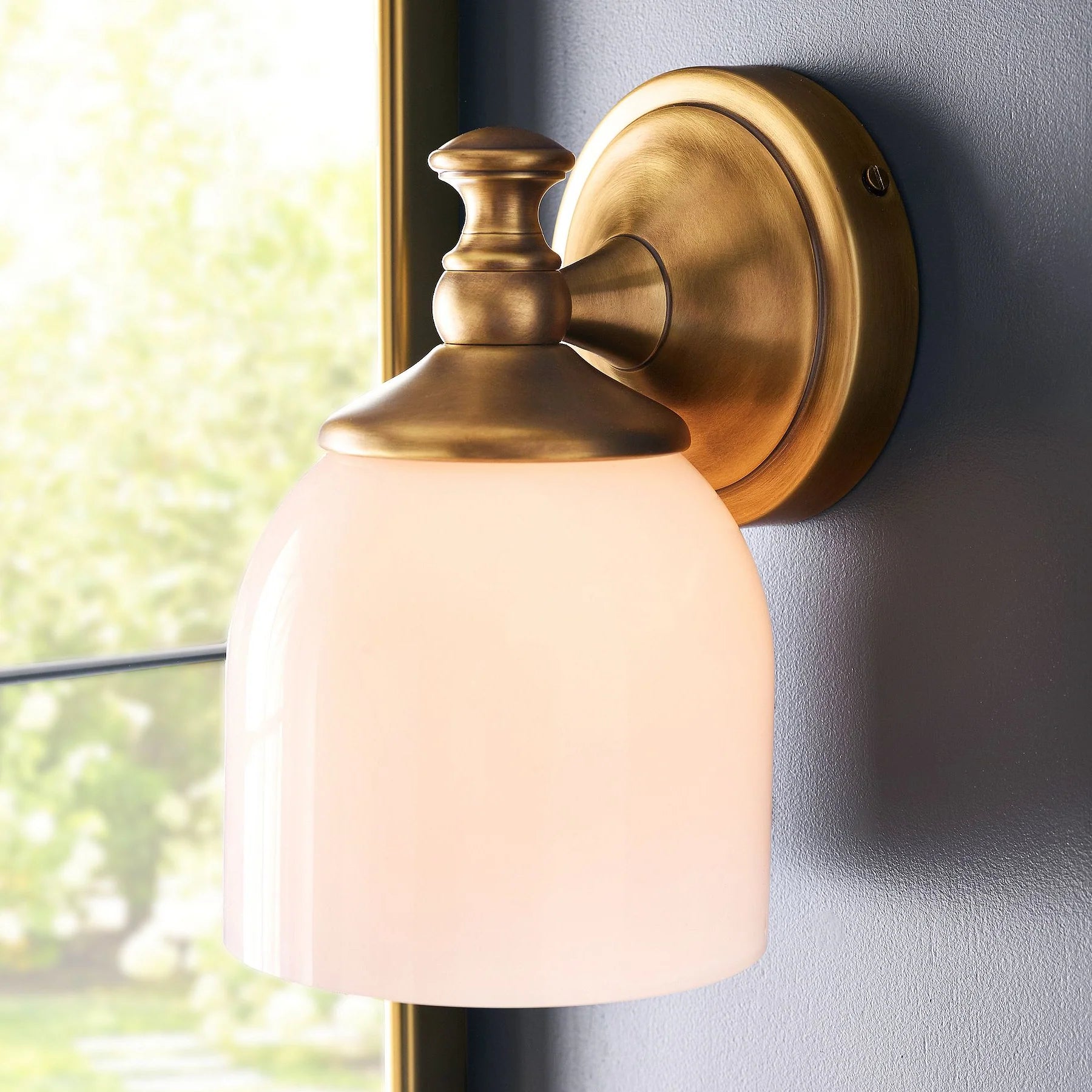 Antique_Brass_Milk_Glass_Wall_Sconce_10_f96eac1f-9482-462b-b9fe-3e62b02e21dc.webp__PID:29e44c97-e1f8-44f2-baf7-fc6c7be98af4