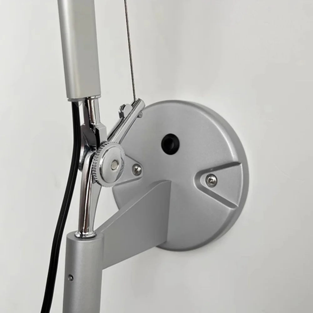 Lámpara-de-pared-con-brazo-oscilante-moderno-skuld (16).webp__PID:e4305013-97d5-4ed5-ac89-e0e5a3bd422e