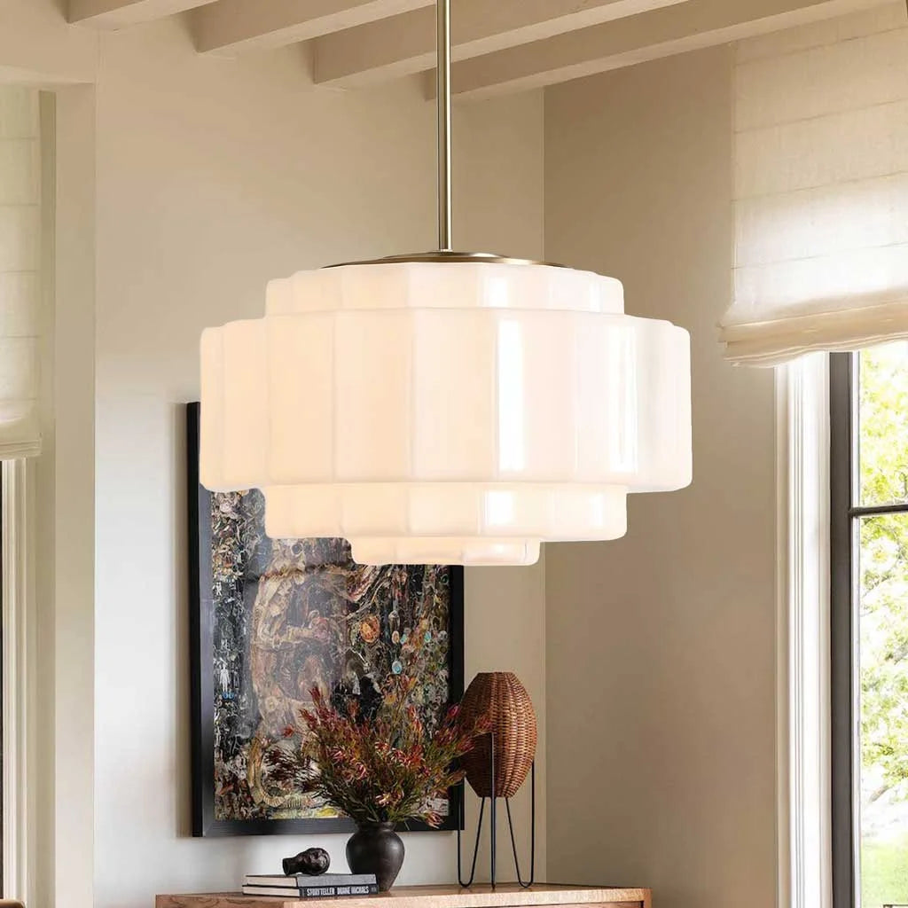 Lampada a sospensione in vetro bianco opale a strati in ottone antico (1).webp__PID:3ddf7606-0250-495e-a642-cf6b75311502