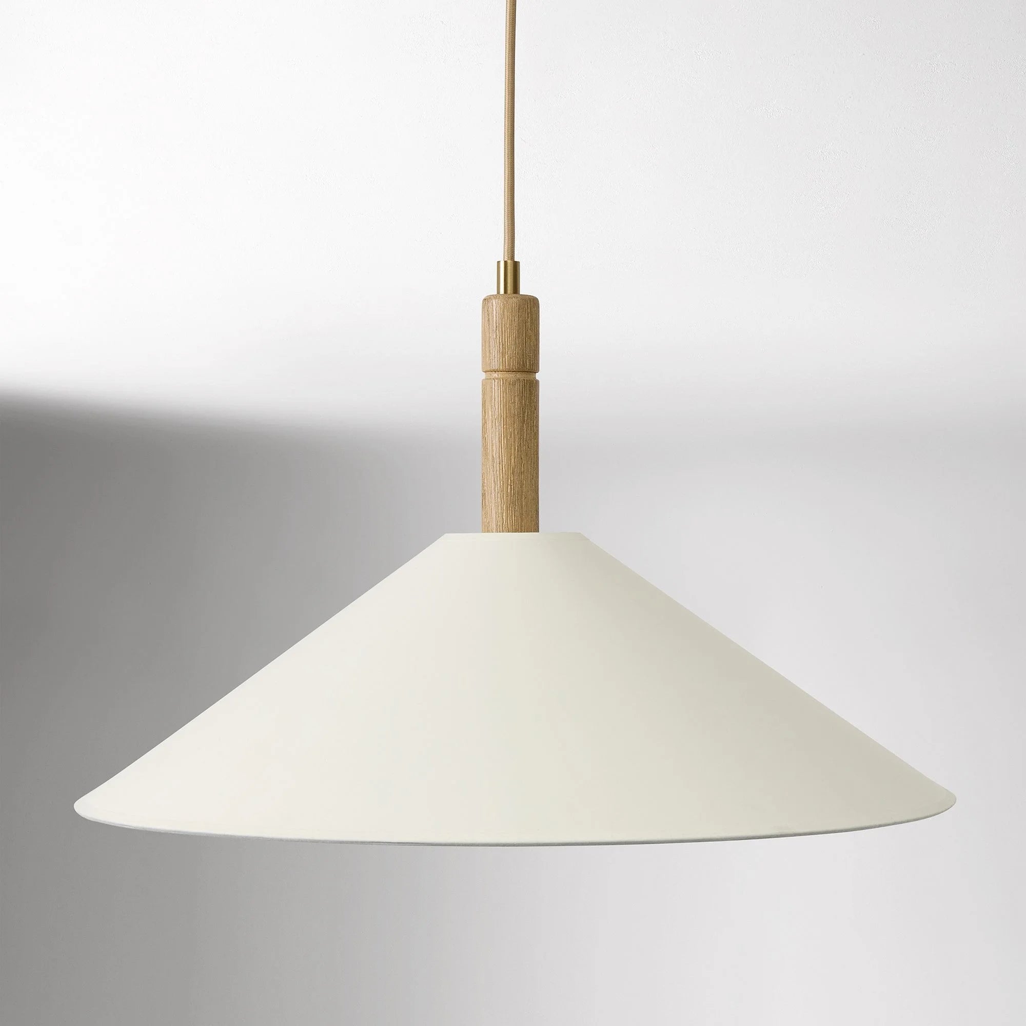 Lyric Antique Natural Hat Shape Paper Pendant Light (2).webp__PID:27a9d9a3-feec-4361-bd9b-8833f4912709
