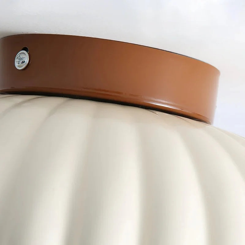 Lampe-de-plafond-en-verre-bouton-de-fleur-couleur-crème Juno (2).webp__PID:503a11ea-a750-4619-b009-7987c9807348