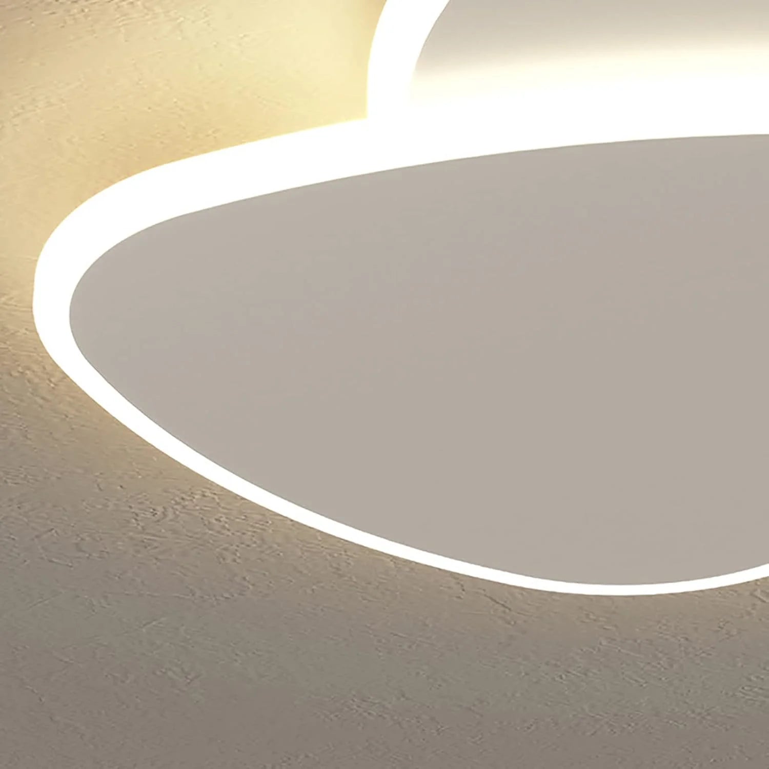 dettaglio luce.webp__PID:e07fe944-3f84-4282-9ada-2c9bb7dd6e51