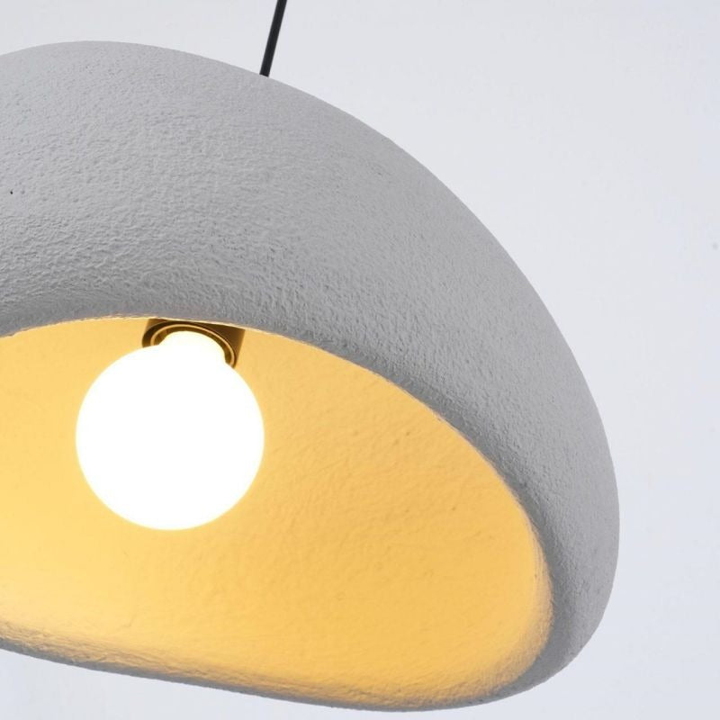 Lampada a sospensione in resina Serenith Wabi-Sabi Khmara-dettaglio (2).webp__PID:21f97e41-8ad1-4cde-b79d-eebe4baf68cb
