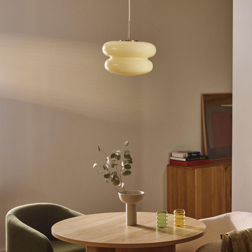 Elyra Bauhaus Opalglas-Pendelleuchte (10).webp__PID:6780706e-2b15-4ce6-8821-4ff642efb504