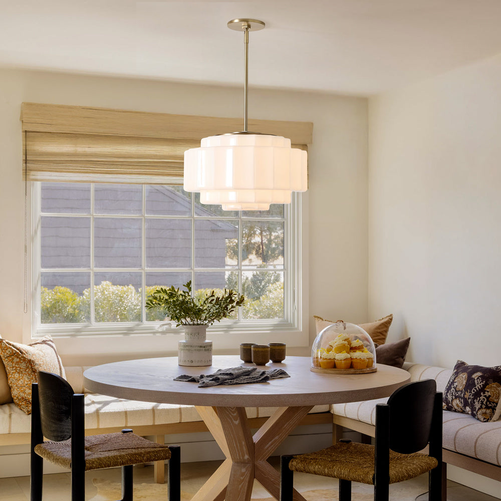 Lampada a sospensione in vetro bianco opale a strati in ottone antico (10).jpg__PID:981014af-2818-4715-b4c0-570ff6e08d03
