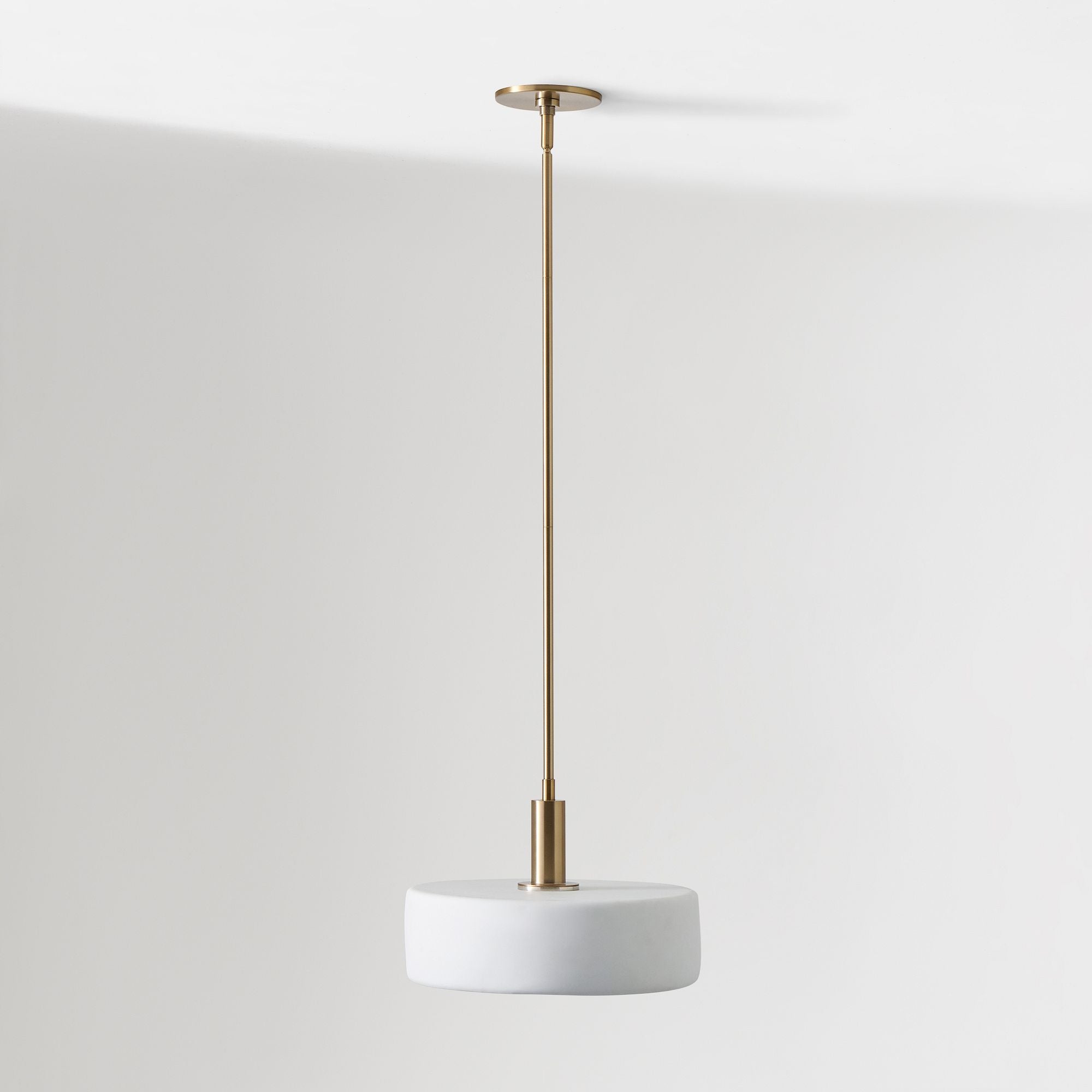 Caerwyn Minimalist Porcelain Pendant Light-SKU (3).webp__PID:d5418efe-bb3f-46cc-a9d9-57c2674482bf