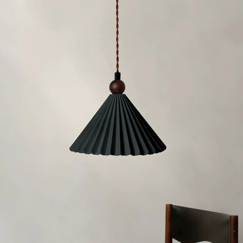 Lámpara colgante de cono de cerámica plisada minimalista Eirene (10).webp__PID:8e467968-916d-47fa-b869-abdaa5d4bd05