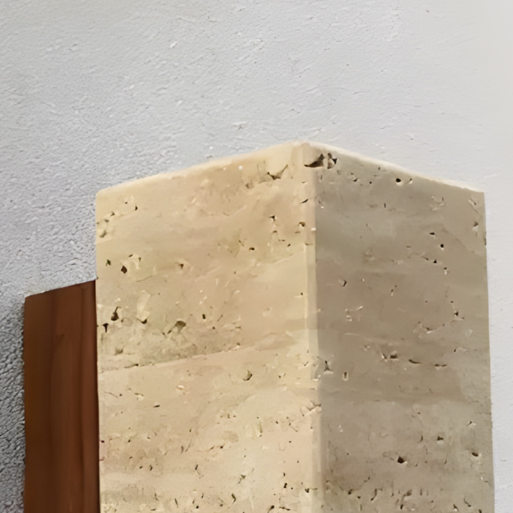 Sylvenna Vintage Säulen-Wandleuchte aus Travertin – Detail (1).webp__PID:6552f8aa-157d-4061-bd92-b5a85fe5678b