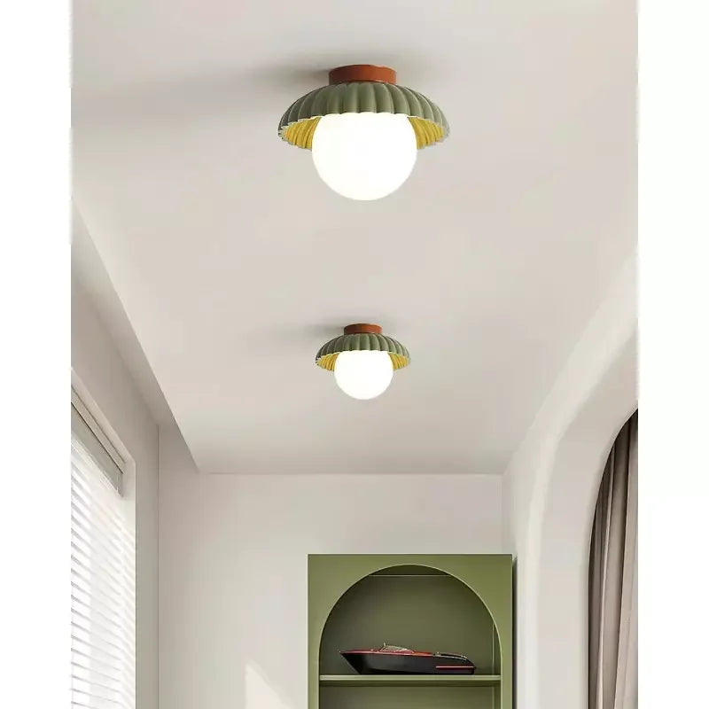 Plafonnier en verre crème Juno Alien5.webp__PID:a92c5b4e-9af1-4ef6-8a14-f2b723262b47