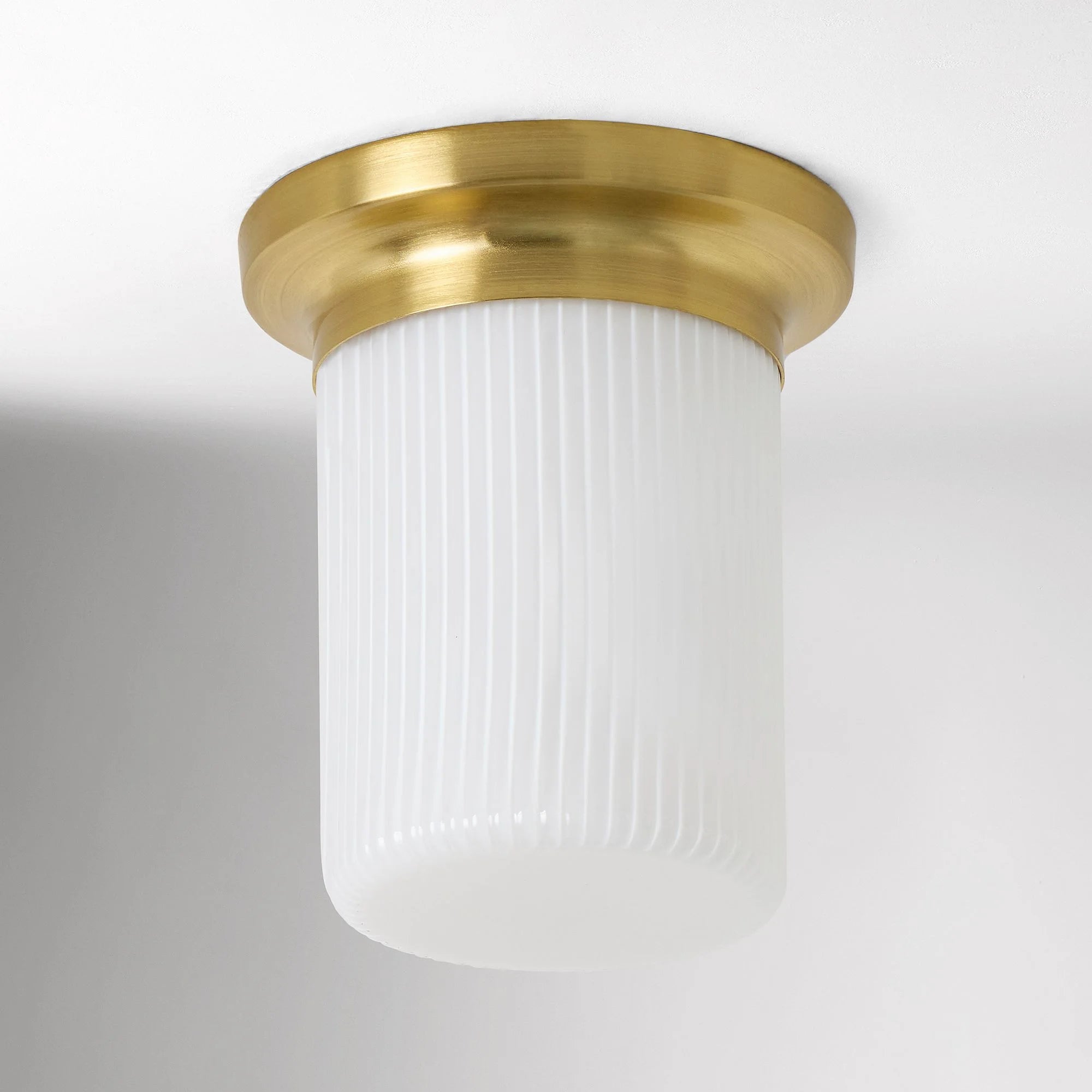 Plafonnier rond en verre nervuré moderne du milieu du siècle Galen (3).webp__PID:6b23a297-52c4-4aac-b42b-c876852f0d34