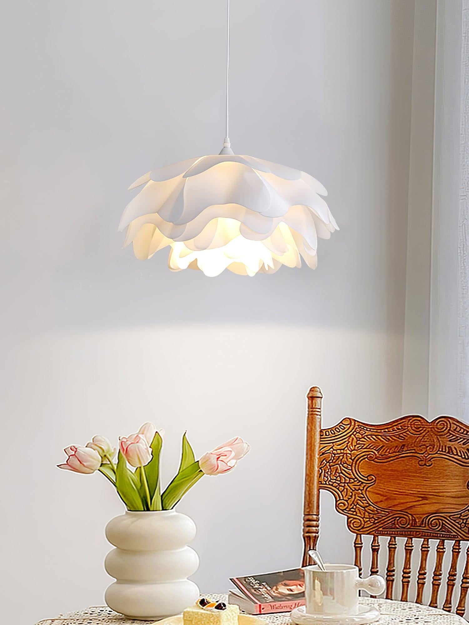 Aeloria Flower Shaped Snow Petal Pendant Light (7).webp__PID:07997a70-b754-49f7-8235-11f6537a09ba