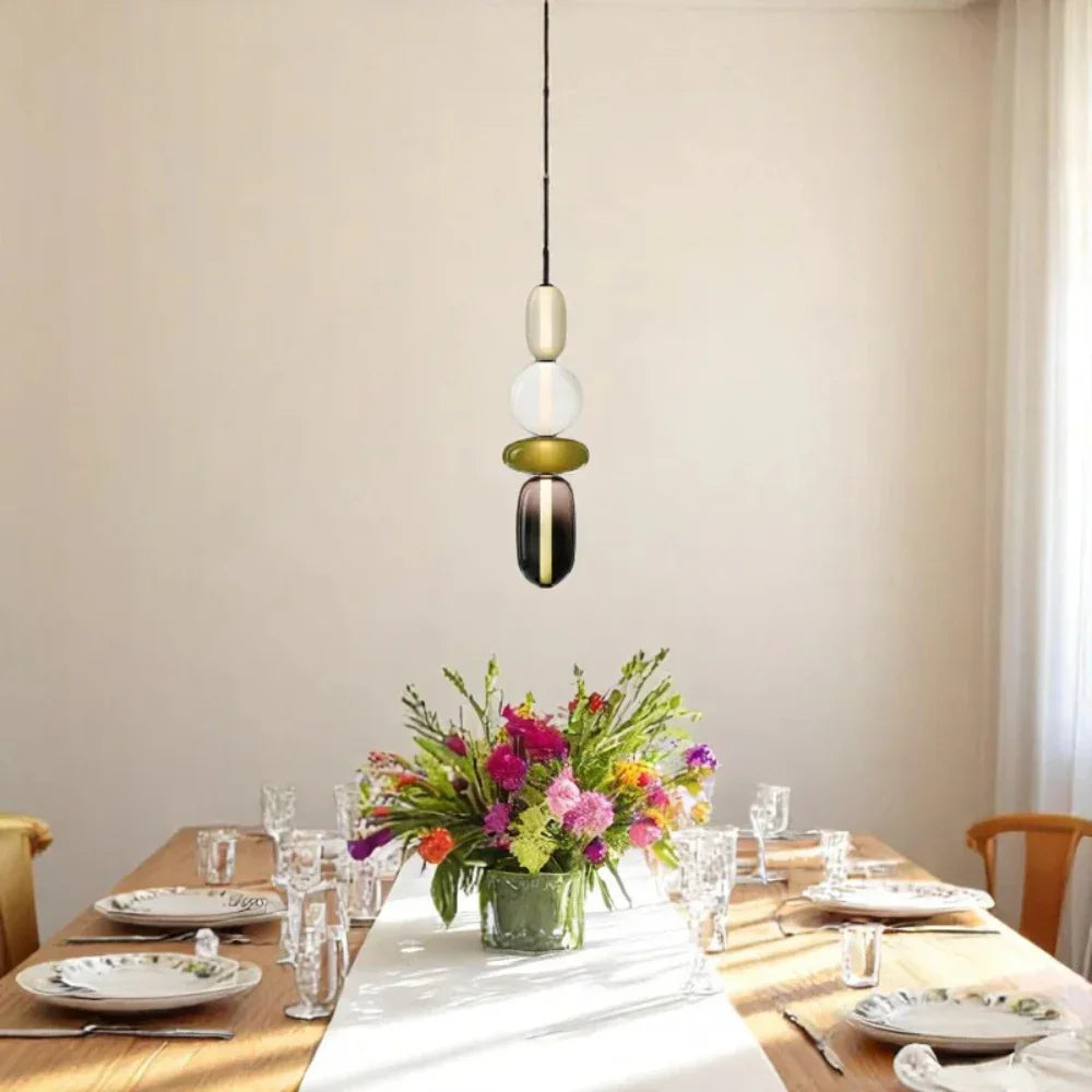 Lámpara colgante de vidrio esmaltado nórdico Vesa scene4.webp__PID:300028de-2e27-4994-9d21-2efc2bc3cd2f