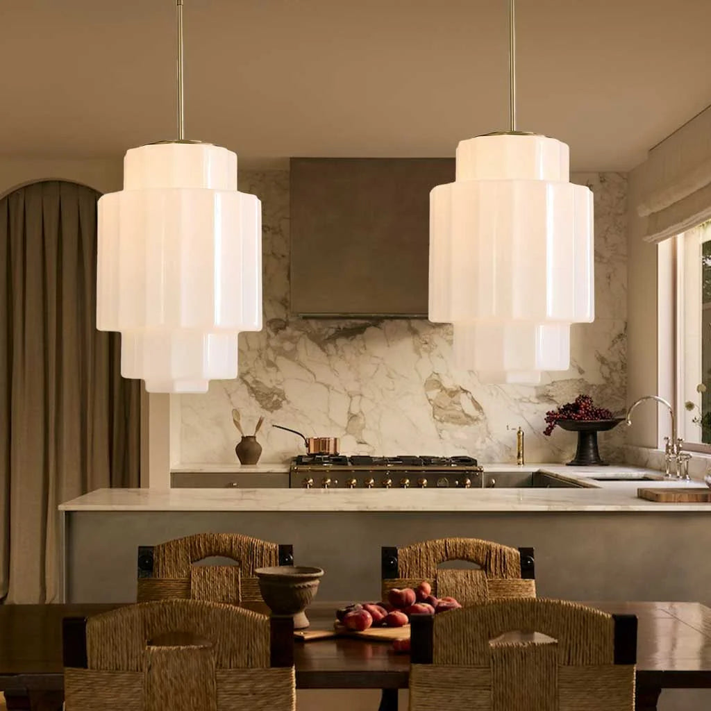 Lampada a sospensione in vetro bianco opale a strati in ottone antico (6).webp__PID:50095e26-42cf-4b75-b115-025b0667c460