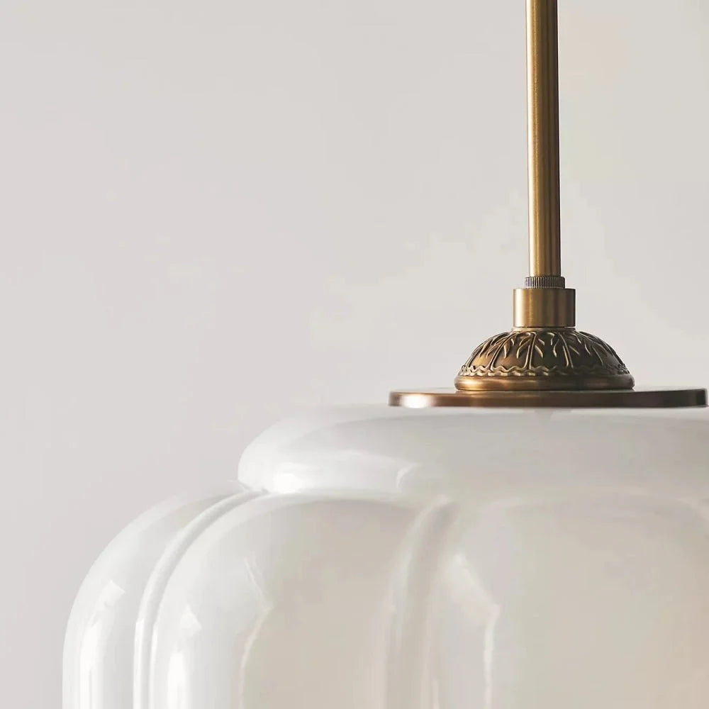 Lámpara-colgante-Eloise-de-vidrio-crema-vintage-Máni (12).webp__PID:32183b93-3b33-4b65-9103-3cc1f481918e
