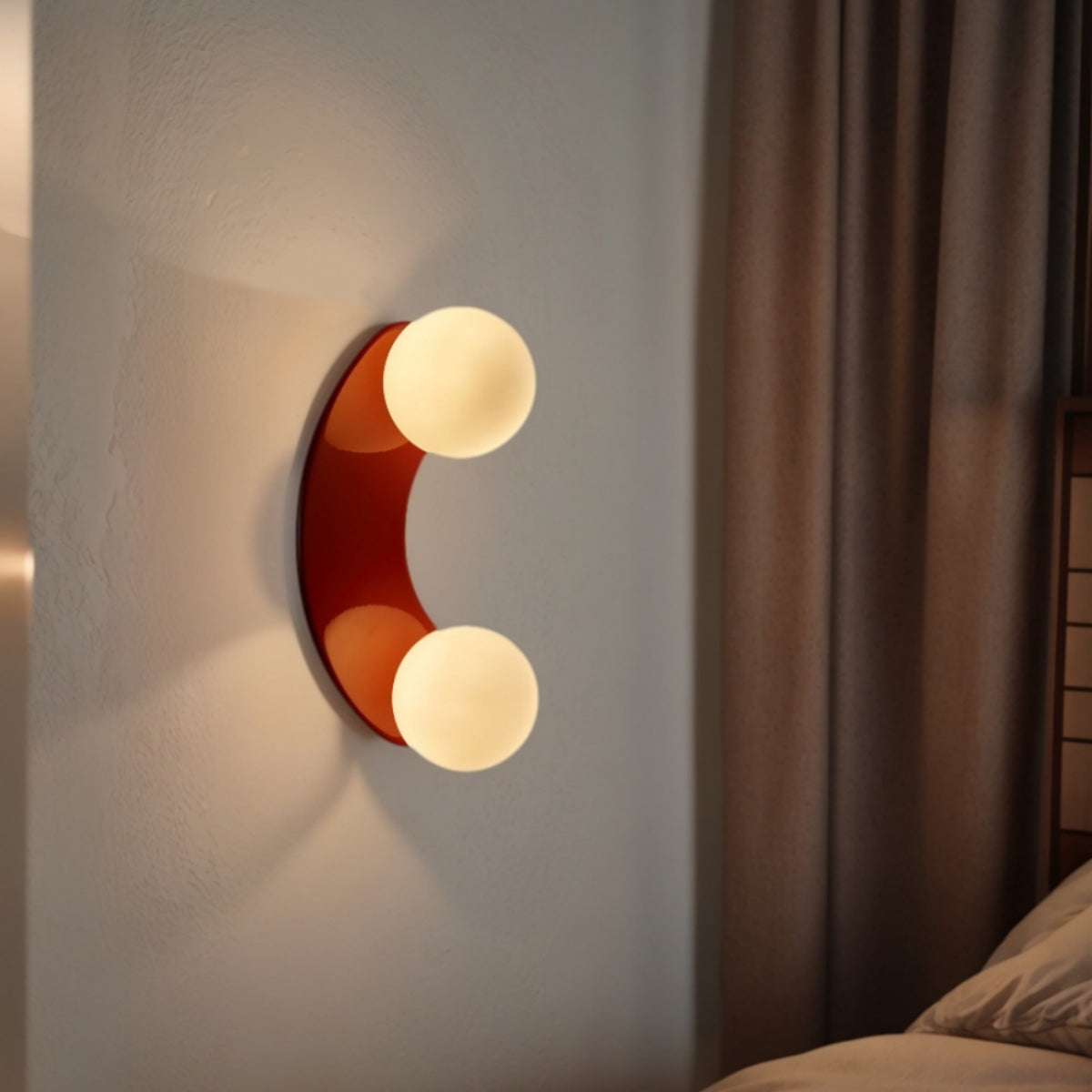 Lampada da parete Liraeth Nordic Globe in vetro opale (1).webp__PID:b06c248e-c97b-49df-9508-bebeb7029d1e