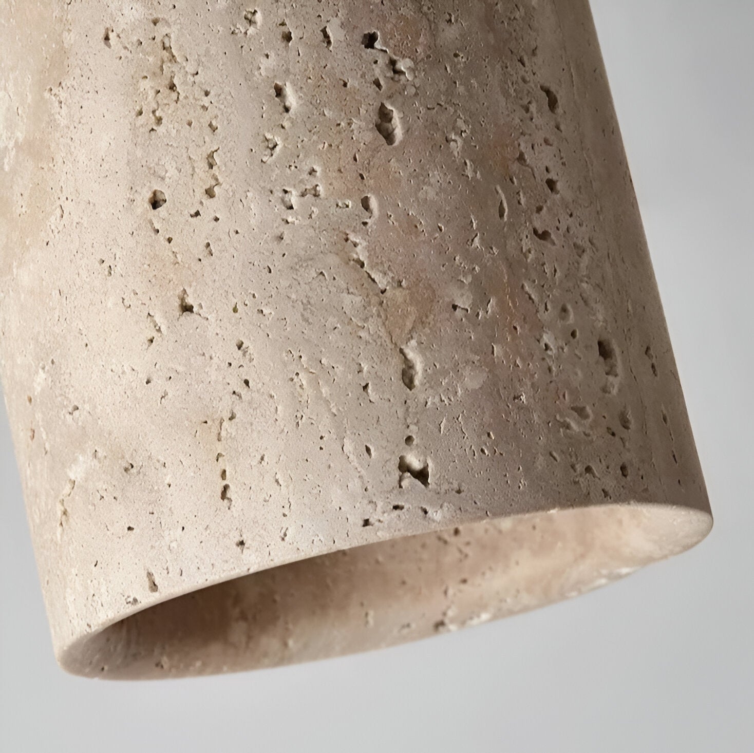 détails-plafond-travertin (1) (1).webp__PID:ed76d660-157c-485c-9b21-b01c879fd0ef