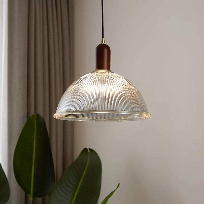 Suspension vintage en verre nervuré Aderynne (4).webp__PID:4be77fd1-368a-4809-9ddf-66b273d077fa