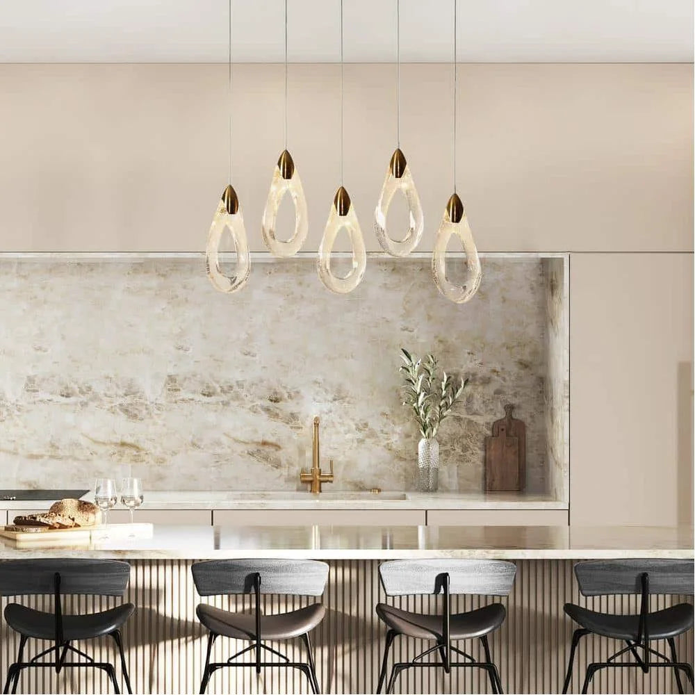 Lampada a sospensione moderna a LED in resina Eirik (1).webp__PID:6c0a798e-26ce-4a8e-9731-580e2ff34b6e