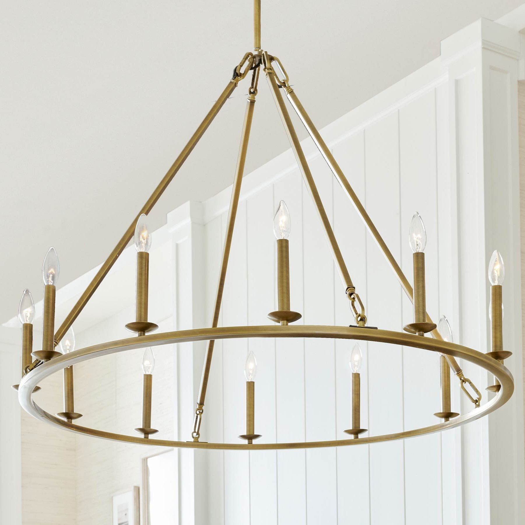 lustre rond en fer (26).webp__PID:10b7a183-a9be-4afb-8efa-8e5a076d7a2c