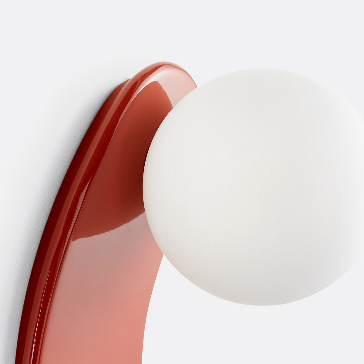 Lampada da parete in vetro opale Liraeth Nordic Globe (3).webp__PID:c97b39df-d508-4ebe-b702-9d1e3e840863