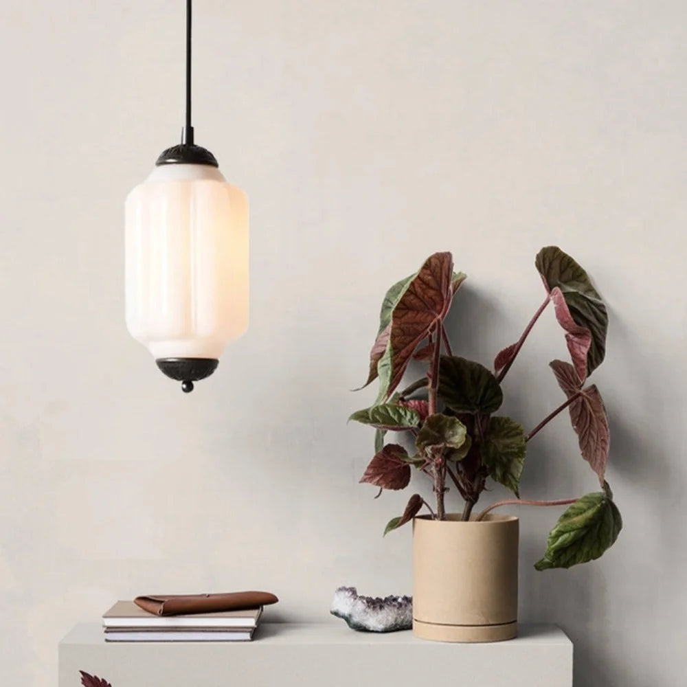 Valkyrie-Glass-Petite -Lámpara-colgante-Eloise (3).webp__PID:eb8bb172-6b38-4a4f-b671-ecac02a15522