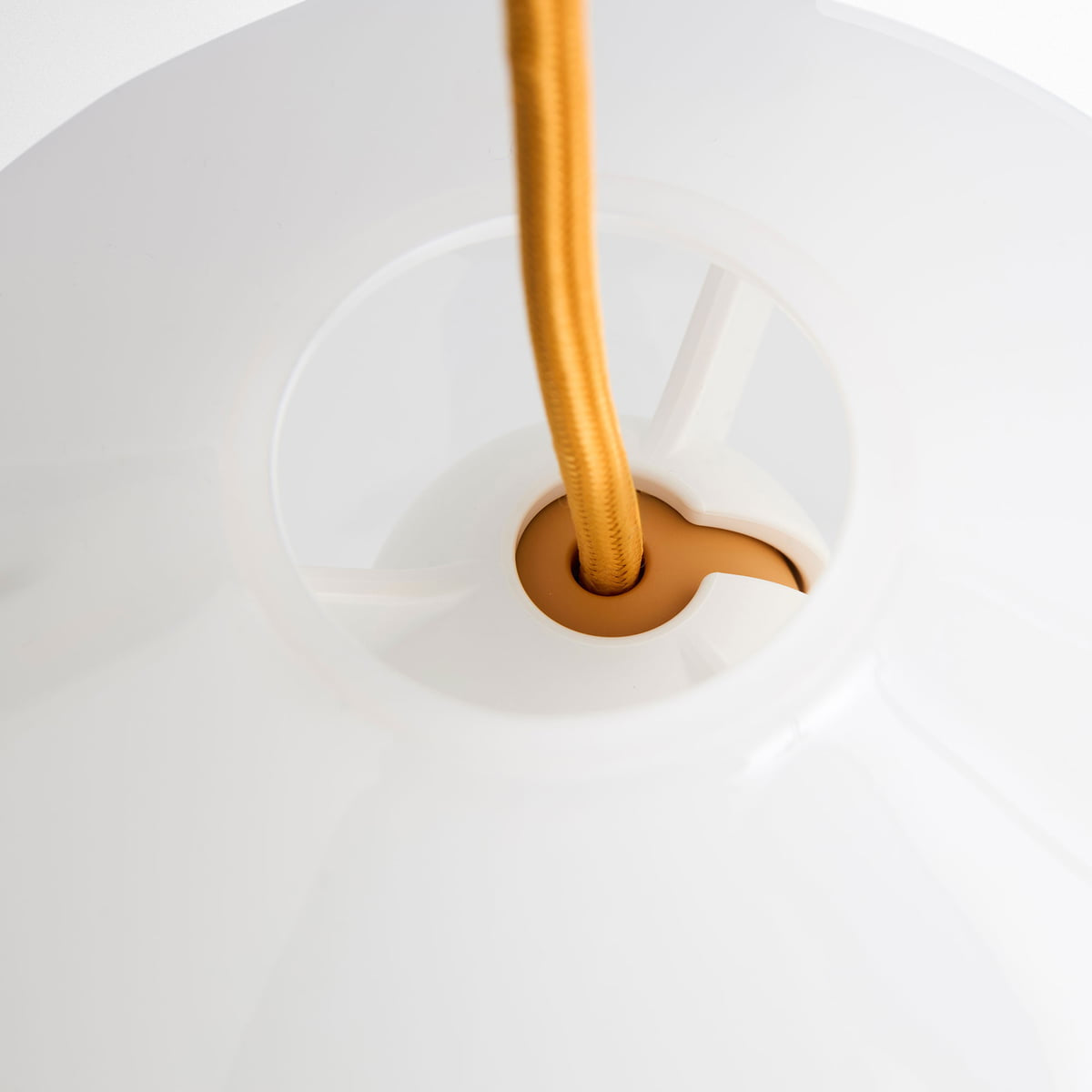 Lyovara minimalistische witte hanglamp in kokosvorm (9).webp__PID:7b0b4aaa-69c2-46fc-860f-75bfb1b055c3