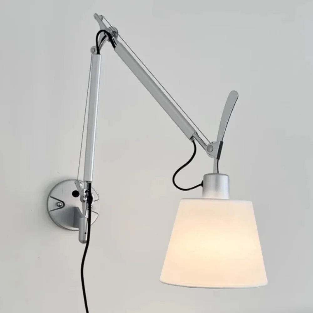Lámpara-de-pared-con-brazo-oscilante-moderno-skuld (10).webp__PID:501397d5-7ed5-4c89-a0e5-a3bd422e6caa