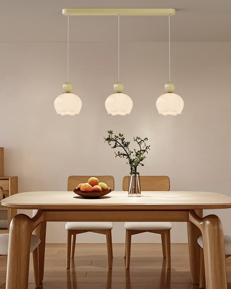 Valeska Nordic crème bloem glazen hanglamp (3).webp__PID:9a812488-1235-4c0d-b77d-8951e5a596ca