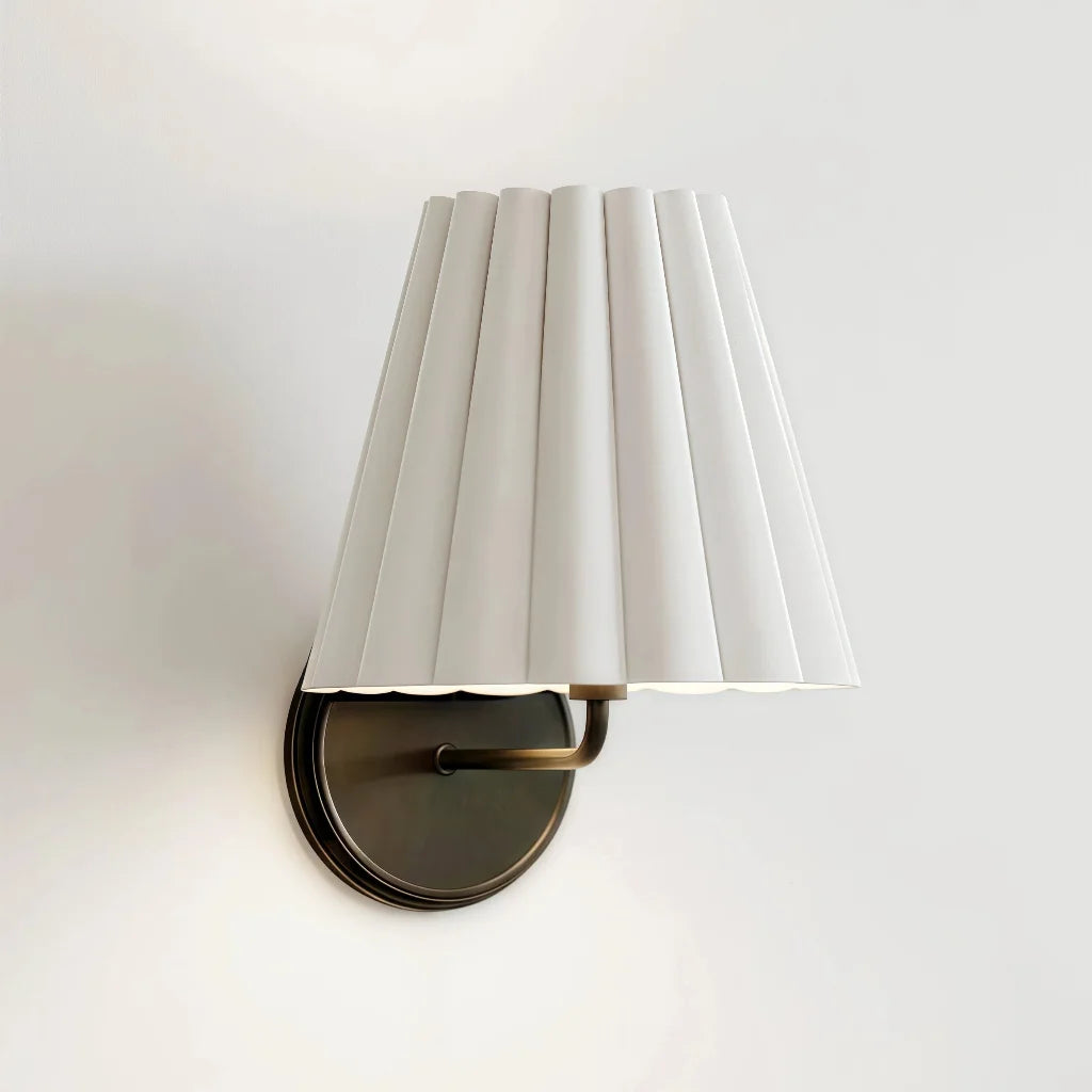 Aplique de pared cónico de tela de lino con textura minimalista Kaiya 34.webp__PID:b96d8ee2-38c8-4d96-8d3e-c7494d2256f9