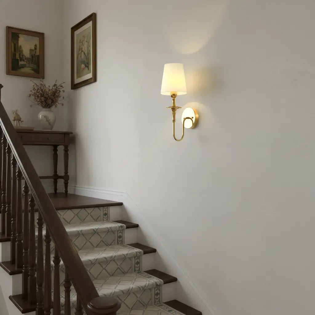 Aplique de pared con brazo curvo dorado clásico retro Xanthe13.webp__PID:4779cca5-6f3c-4bca-ba27-8113b102d1d6