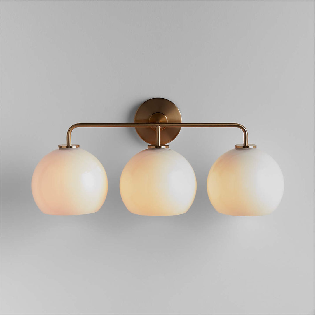 Orson Lampada da parete moderna in vetro e metallo con sfera in ottone latte.webp__PID:205ab5a6-7047-4f83-a621-1ec9adfd48fd