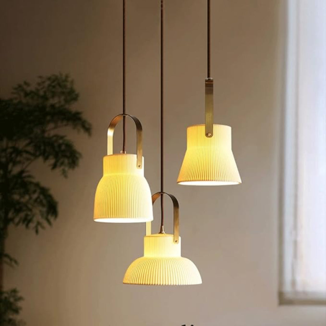 Avery moderne gerippte Glocken-Pendelleuchte aus Keramik2.webp__PID:17758c7b-3fc1-4f05-b13d-59cc373c29bd