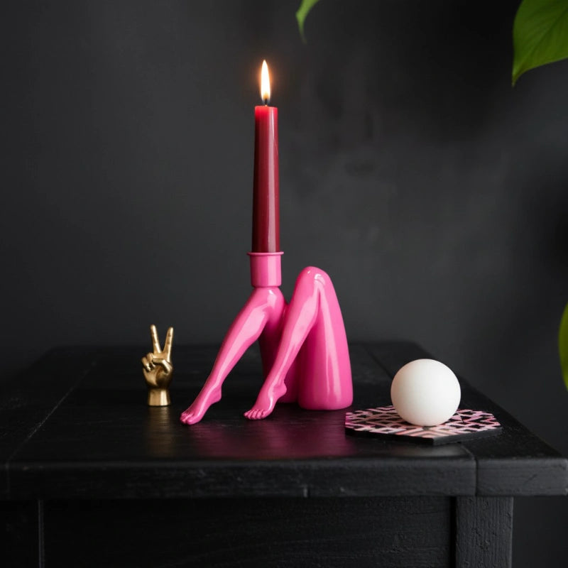 DianaRetroArtKickLegGoldCandleHolder com 1.webp__PID:766bdb76-6501-48ea-9903-11b54b68a988