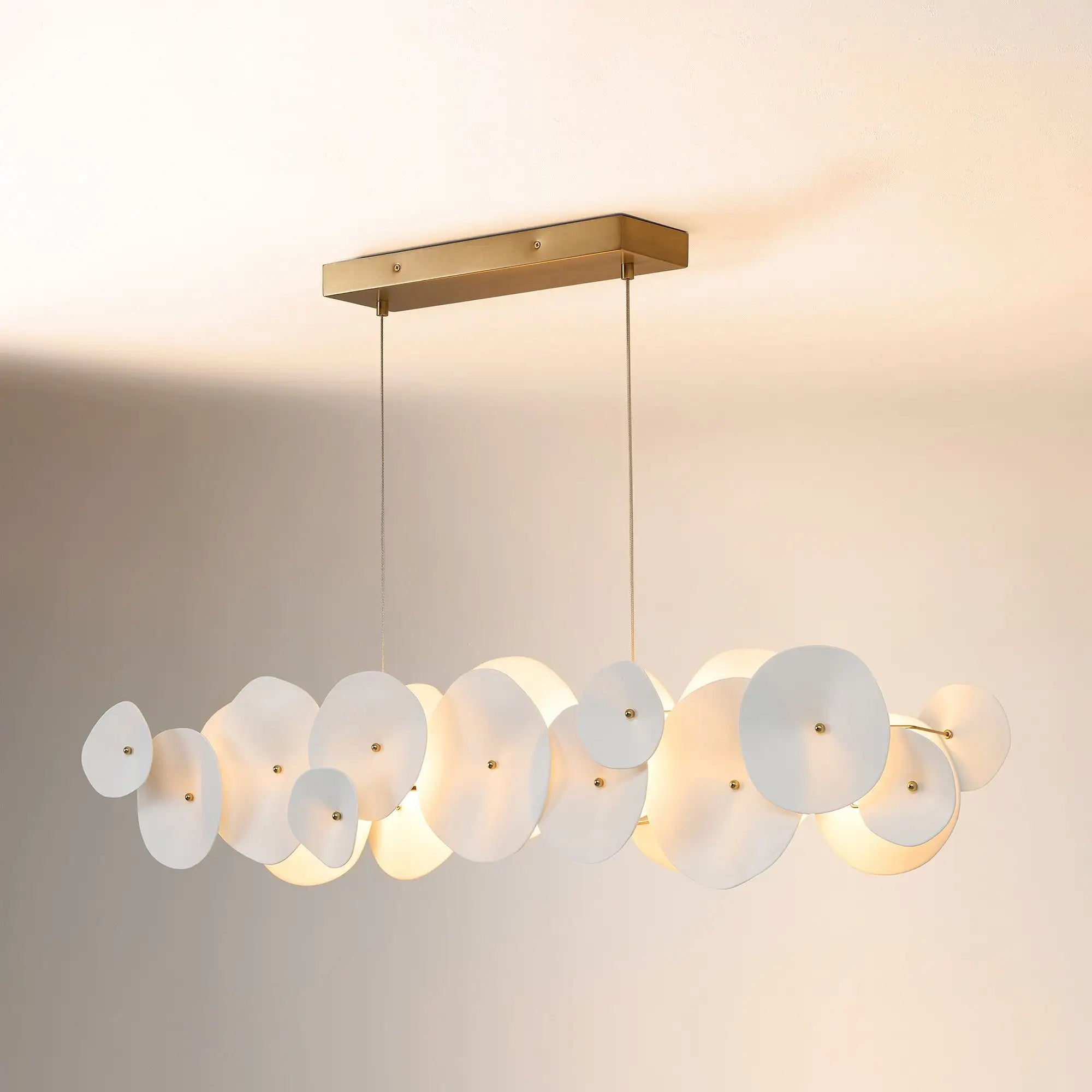 Lustre LED rond linéaire moderne en céramique Stalynkd.webp__PID:bd389380-87b0-4a5b-9bd1-32bb761ef144