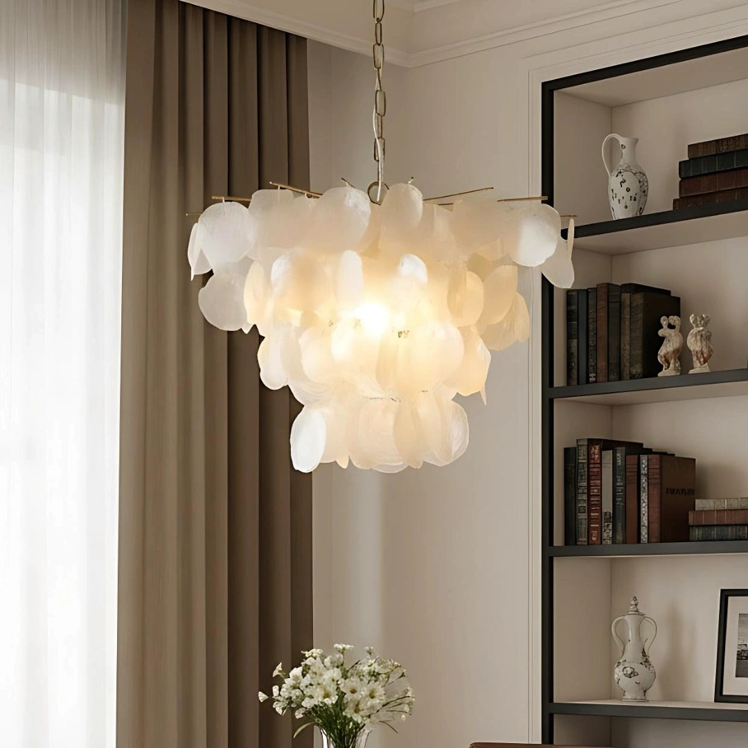 Lampadario in metallo di lusso con conchiglia naturale Leslie4.webp__PID:e1e283da-dfd6-4445-9a6d-344d0a3aa364