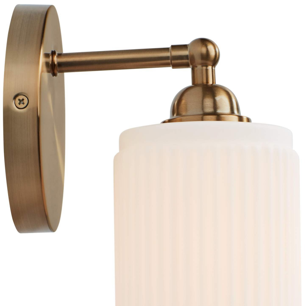 Amelia Vintage Brass Ribbed Glass Wall Sconce4.webp__PID:8efdc754-da63-45ef-aa7d-345223510737