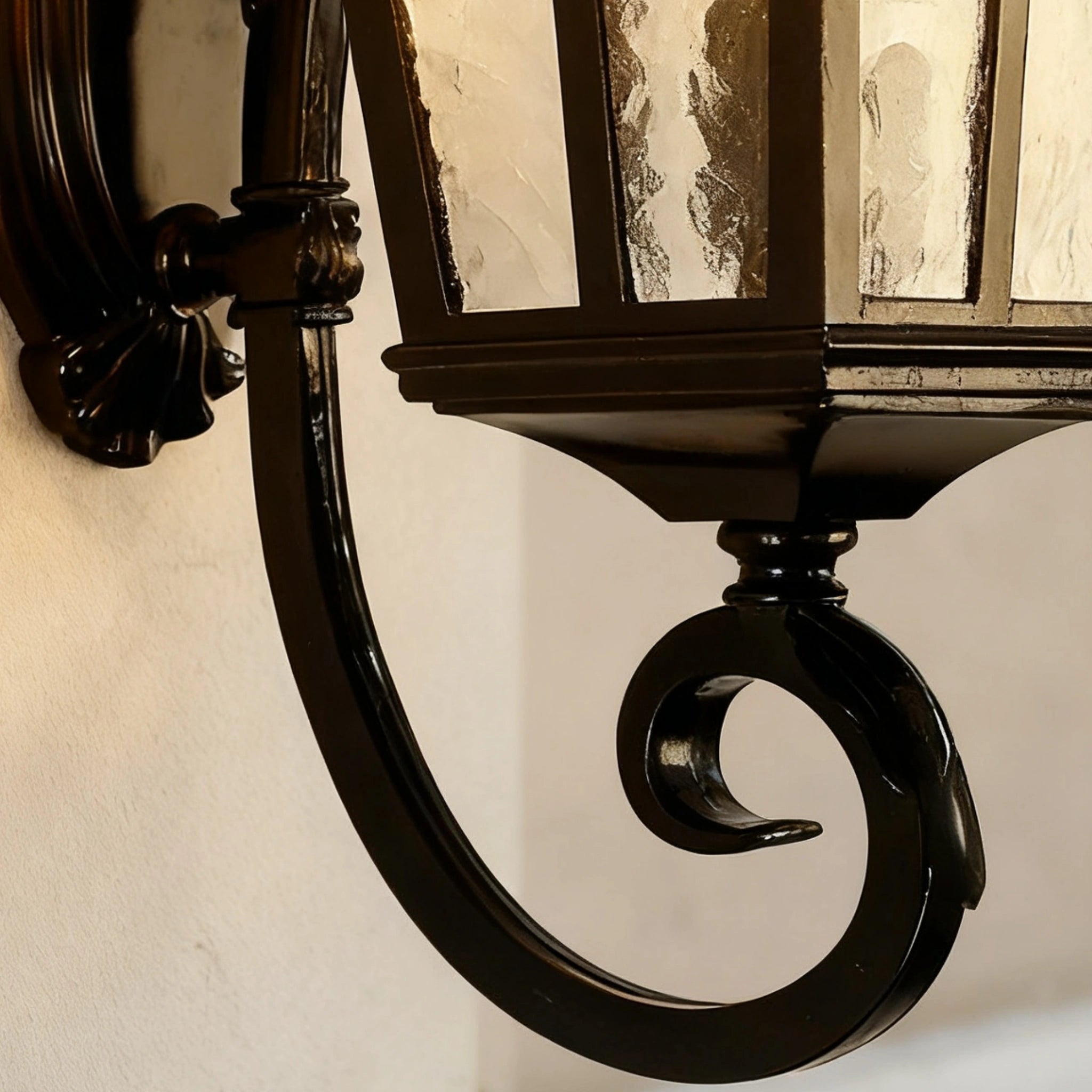 Lámpara de pared con candelabro de aluminio retro Gabriel1.webp__PID:aba18160-a081-4537-8b97-d115bdd9ef7f