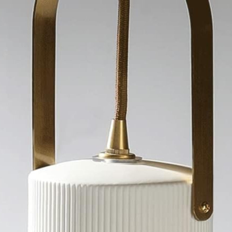 Avery moderne gerippte Glocken-Pendelleuchte aus Keramik detail2.webp__PID:f45659db-e61e-40d4-b7bf-12315d3e6b05