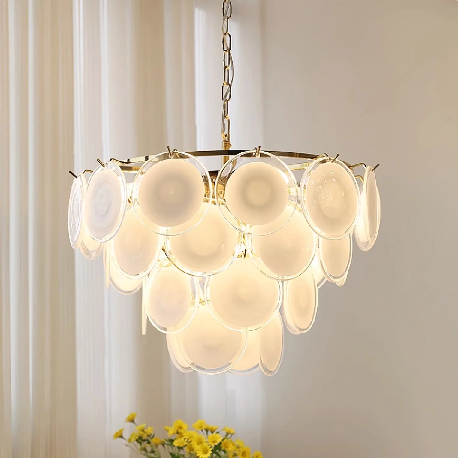 Milae Elegante Lampadario in Vetro di Murano Bianco5.webp__PID:8a129e03-3314-4013-8774-9d3dc2268c3d