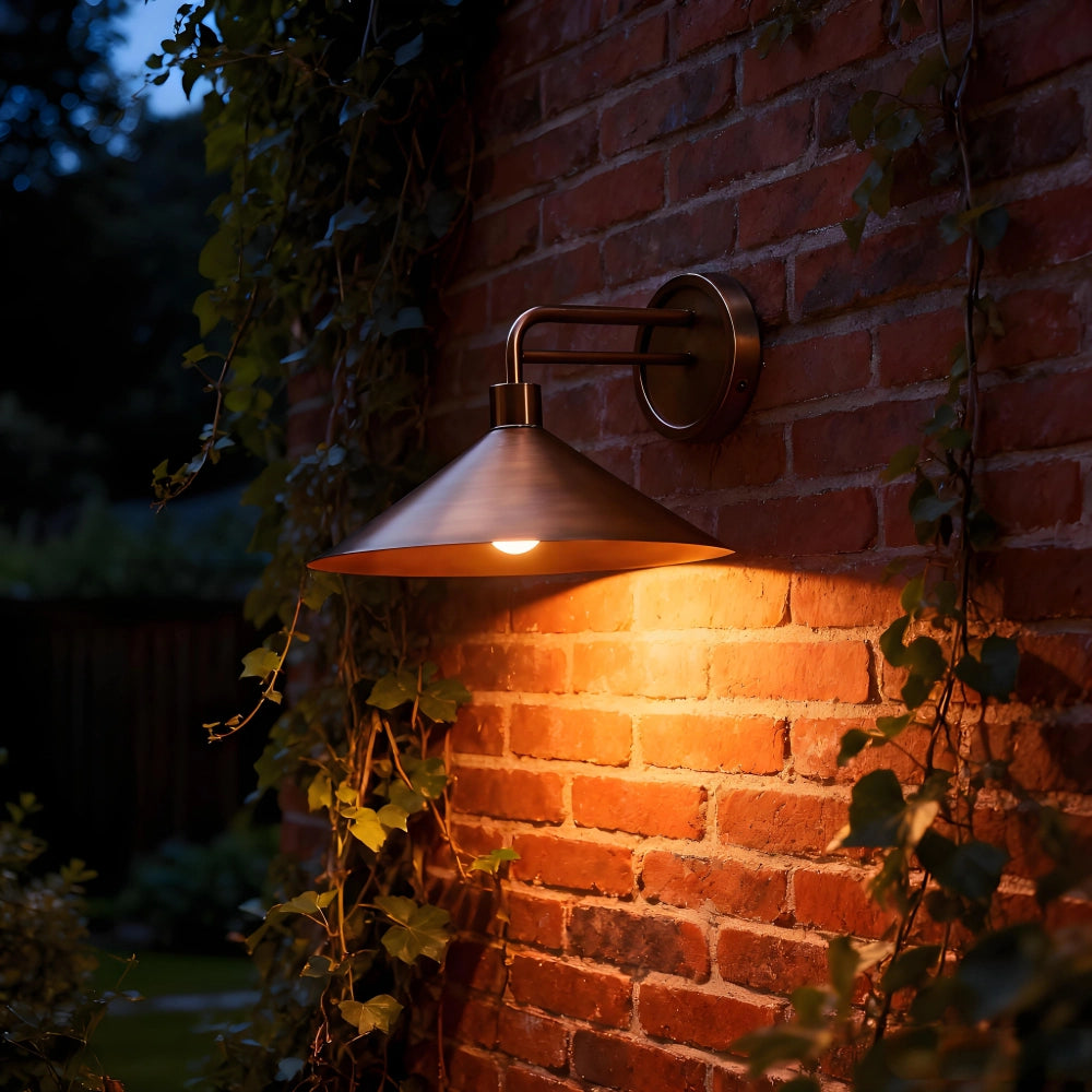 Rhett Vintage metalen kegelwandlamp4.webp__PID:f40b83a5-42de-4ae9-8281-8353537a0c16