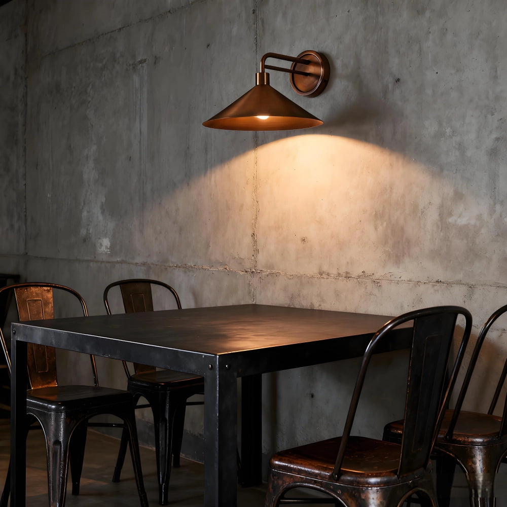 Rhett Vintage metalen kegelwandlamp5.webp__PID:9d416d95-f40b-43a5-82de-cae942818353
